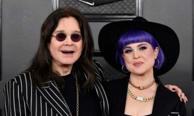 Kelly Osbourne passt zum Weihnachtspulli von Papa Ozzy