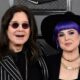 Kelly Osbourne passt zum Weihnachtspulli von Papa Ozzy