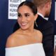 Meghan Markle trägt ein sexy weißes schulterfreies Kleid mit Prinz Harry